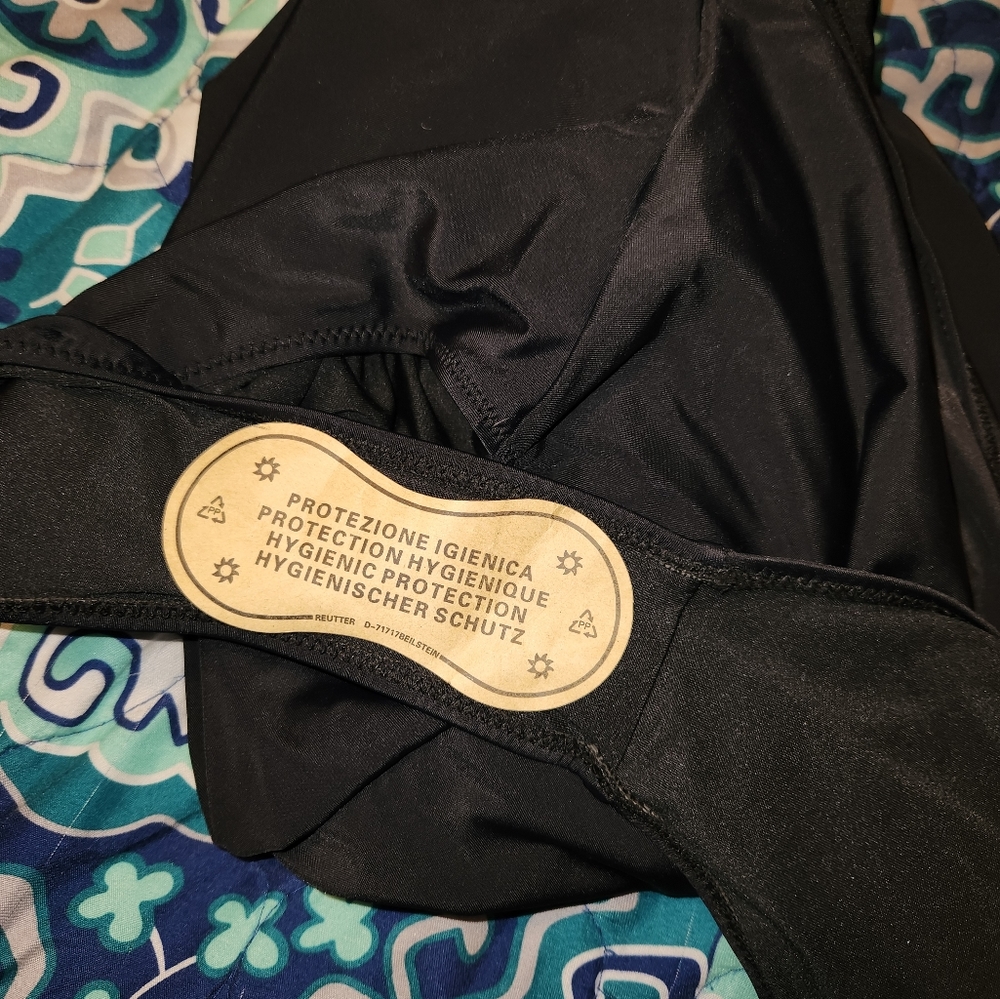 One Piece Rouched Swimsuit - Picture 4 of 8